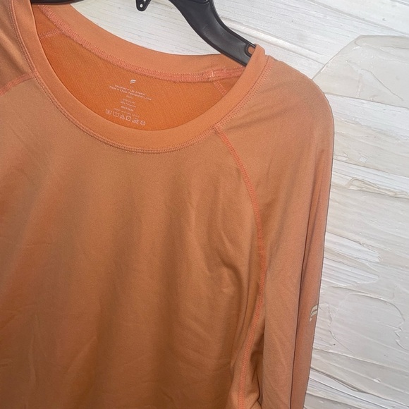 Fabletics The Training Day Long Sleeve Tee - Picture 4 of 5